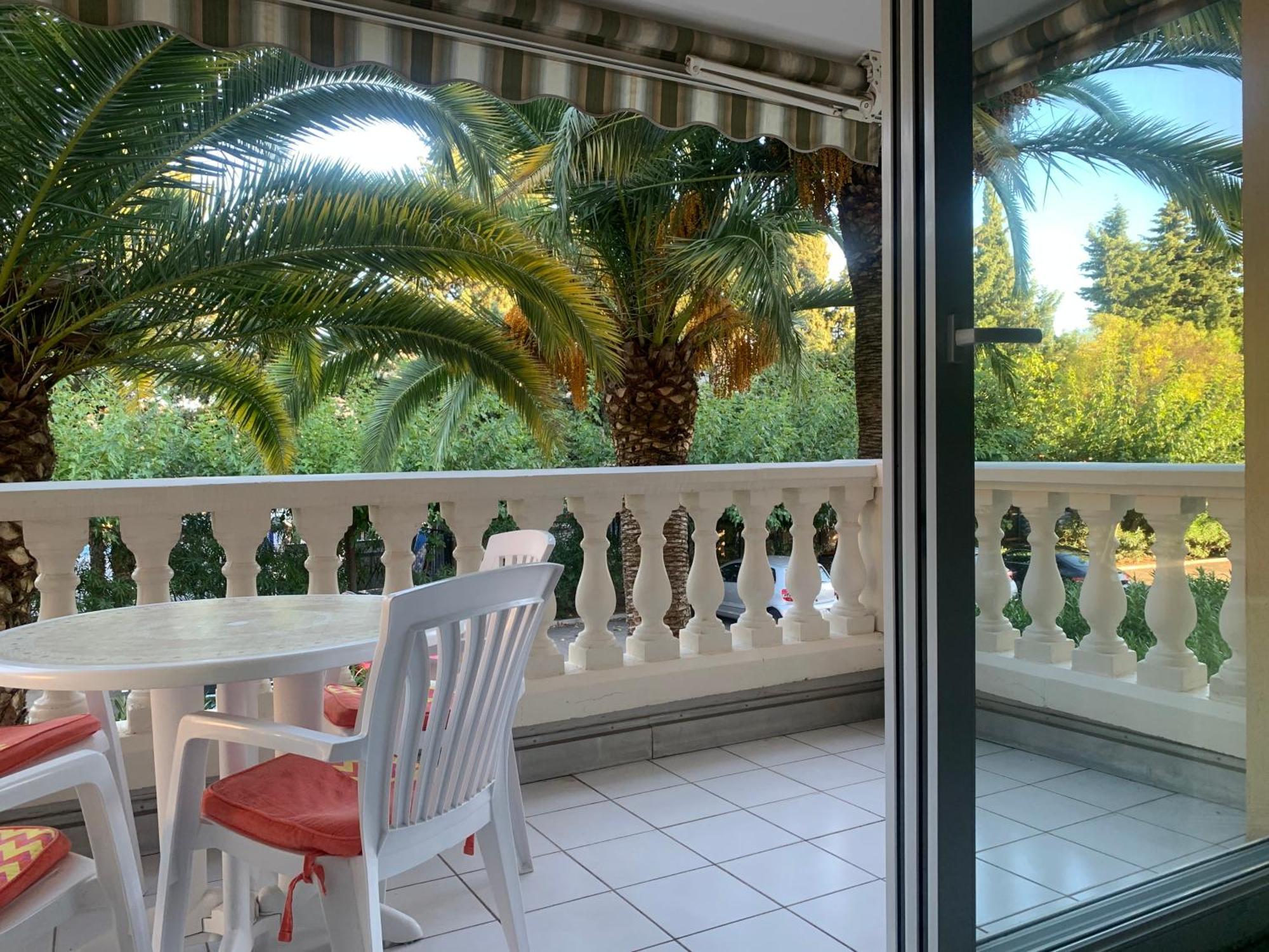 Apartmán Le Tropical Fréjus Exteriér fotografie